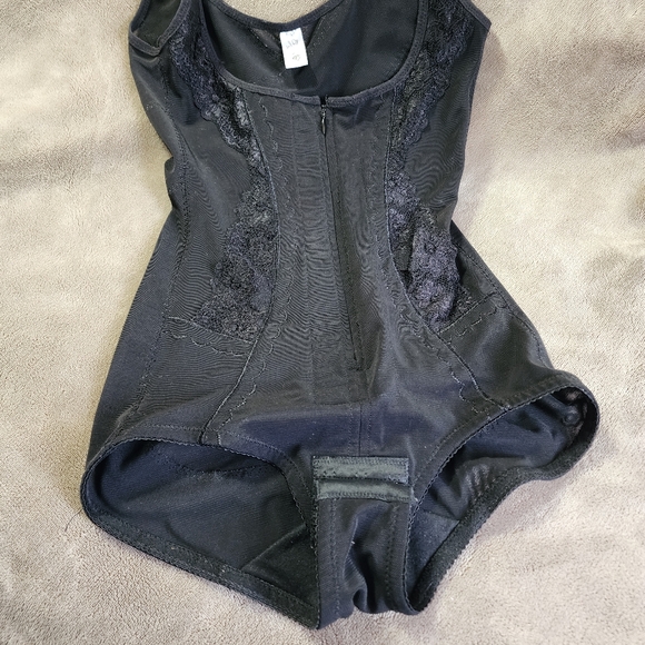 Vintage CoCo Secret Shapewear Bodysuit Black Size Small - Picture 4 of 10